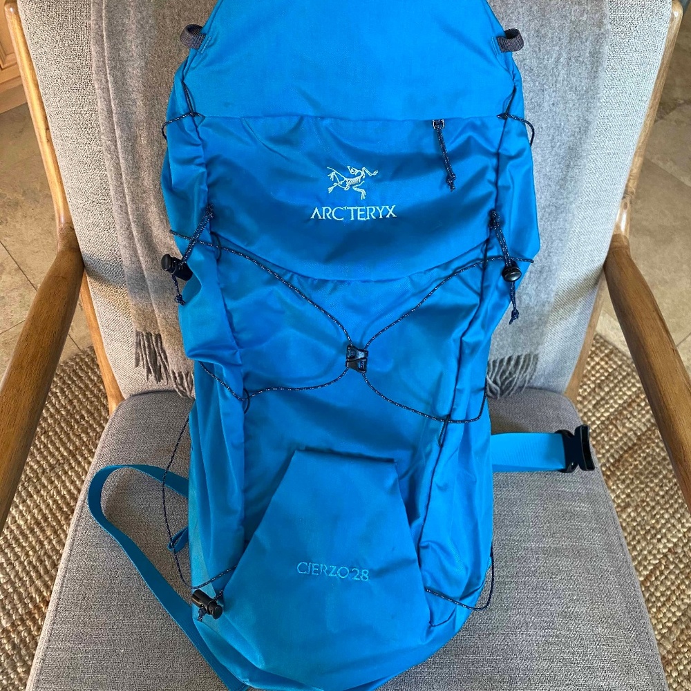 RARE MINT Arc'Teryx Cierzo 28 Ultralight Backpack